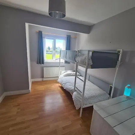 Seaside House - Wifi, Large Spacious Holiday home *