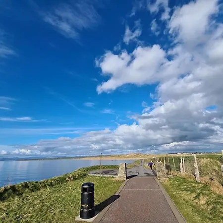 Seaside House - Wifi, Large Spacious *