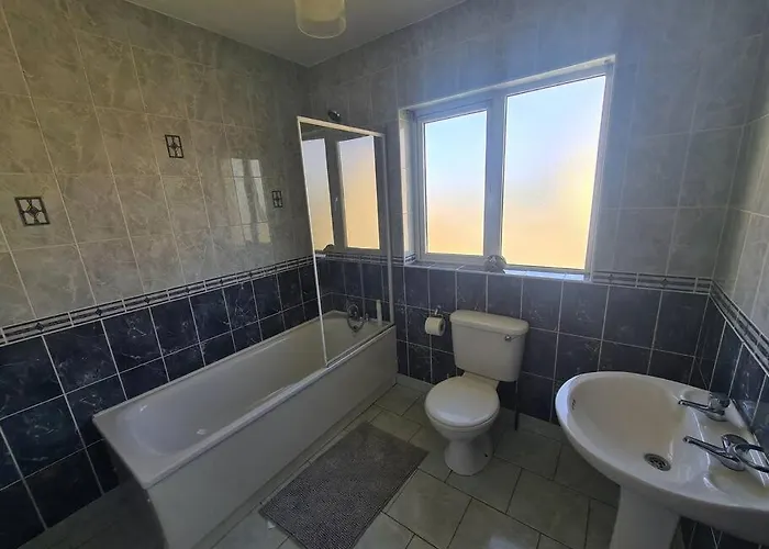 بيت للعطل Seaside House - Wifi, Large Spacious *